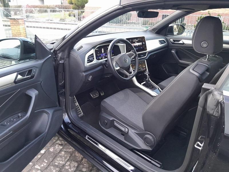 Gebraucht VW T-Roc Cabriolet Move 150 PS (110 kW) 2023 Schwarz Cabrio