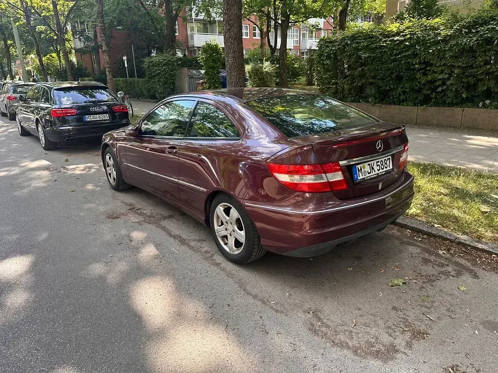 Gebraucht Mercedes C180 156 PS (114 kW) 2008 Rot Coupé