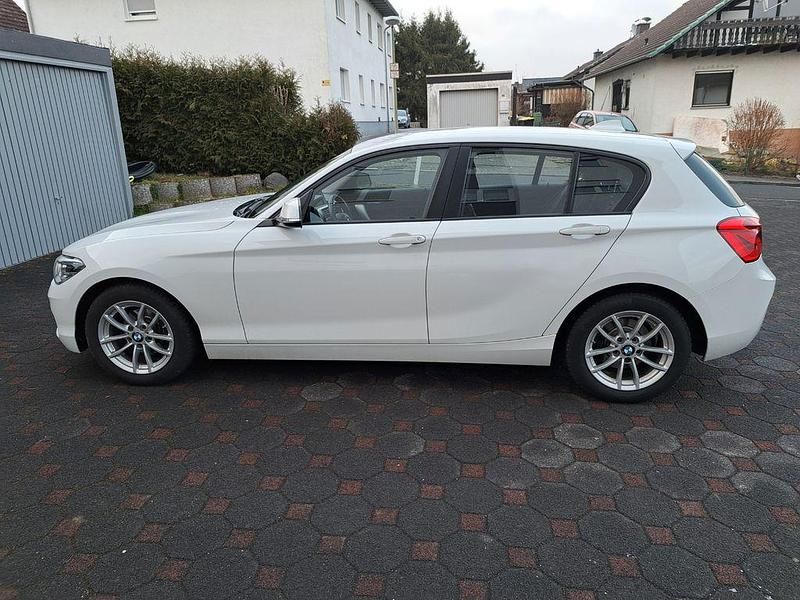 Gebraucht BMW 118 Advantage 136 PS (100 kW) 2018 Weiß Kleinwagen