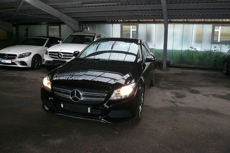 Gebraucht Mercedes C250 204 PS (150 kW) 2015 Schwarz Kombi
