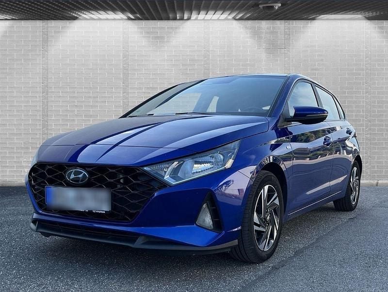 Blau Gebraucht 2021 Hyundai i20 Intro Edition Kleinwagen | 14.390 € (Fairer Preis) - Bild 1/4
