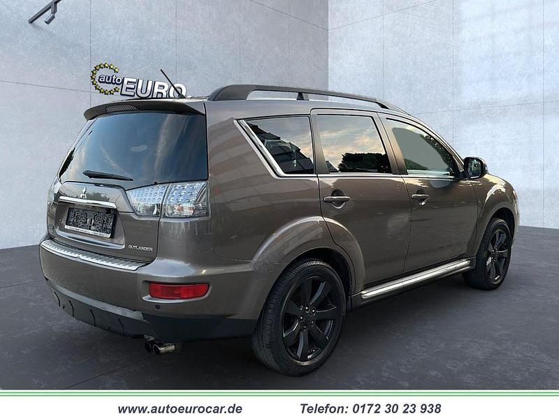Gebraucht Mitsubishi Outlander Edition 177 PS (130 kW) 2010 Braun SUV