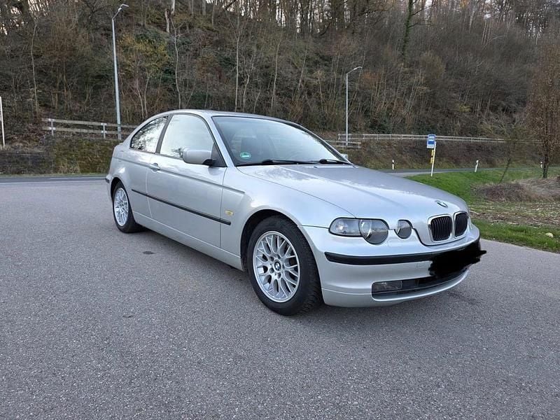 Gebraucht BMW 318 Sport Line 118 PS (86 kW) 2001 Silber Coupé