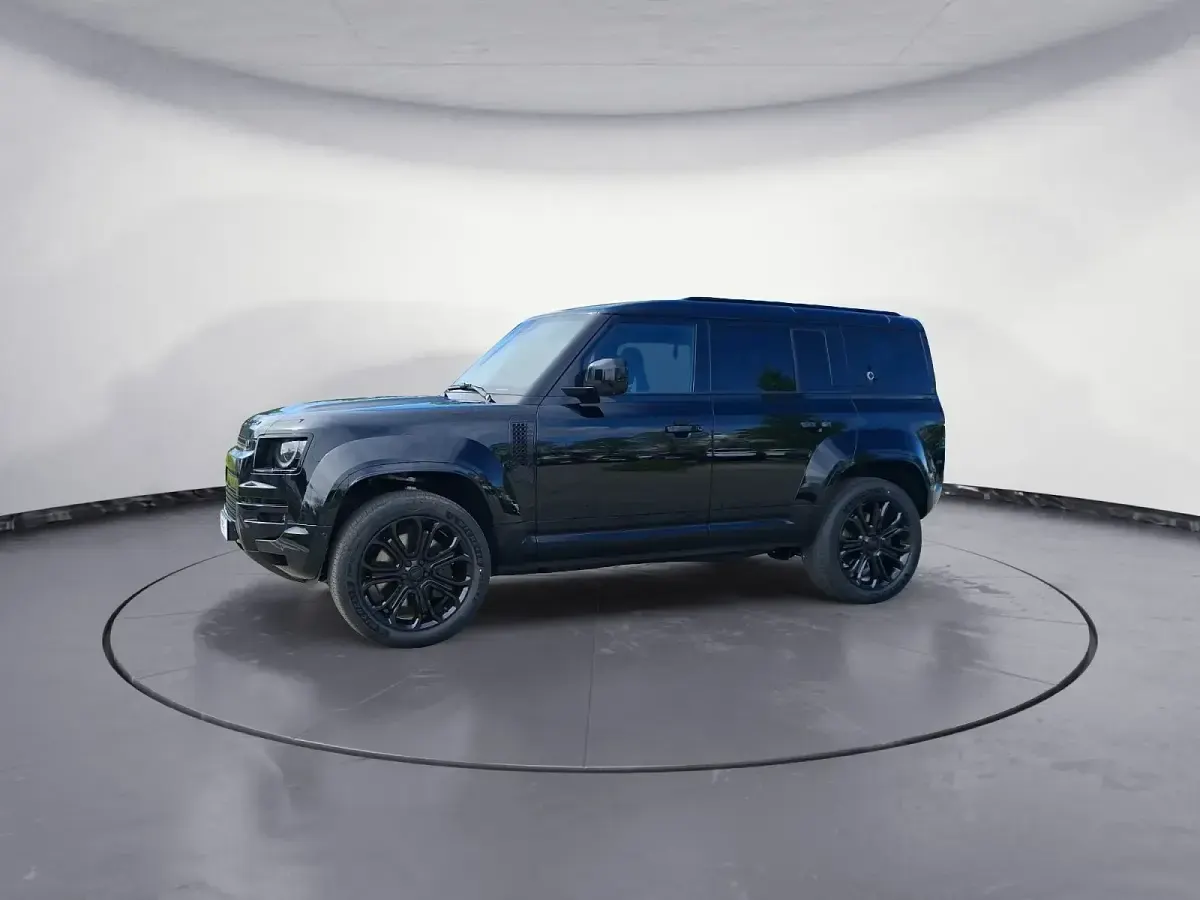 Gebraucht Land Rover Defender Black Edition 635 PS (467 kW) 2026 Schwarz SUV