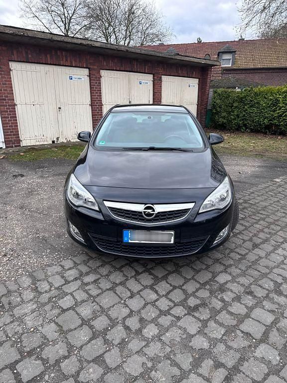 Gebraucht Opel Astra Design Edition 116 PS (85 kW) 2011 Schwarz Limousine