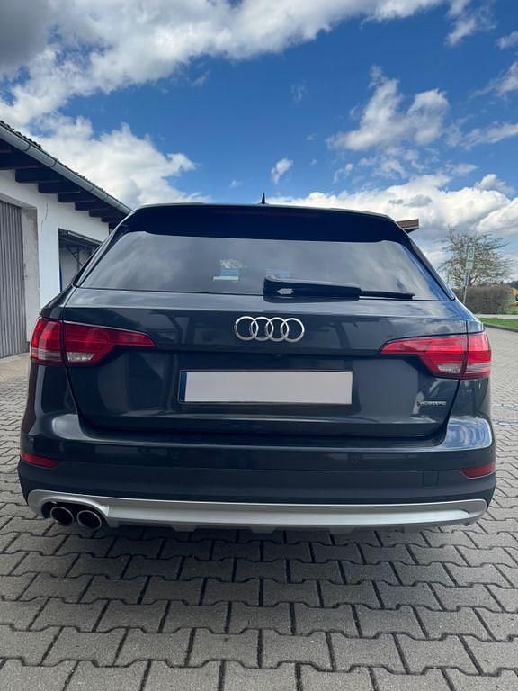 Gebraucht Audi A4 Allroad 163 PS (119 kW) 2018 Grau Kombi