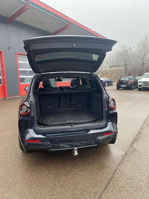 Gebraucht BMW iX3 Impressive 210 kW (286 PS) 2022 Carbonschwarz SUV