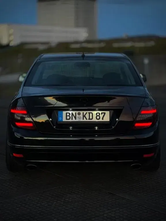 Gebraucht Mercedes C350 Elegance 272 PS (200 kW) 2008 Schwarz Limousine