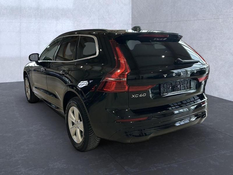 Gebraucht Volvo XC60 Core 197 PS (144 kW) 2023 Onyx black (metallic) SUV