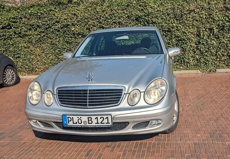 Gebraucht Mercedes E200 Classic 122 PS (89 kW) 2004 Silber Limousine