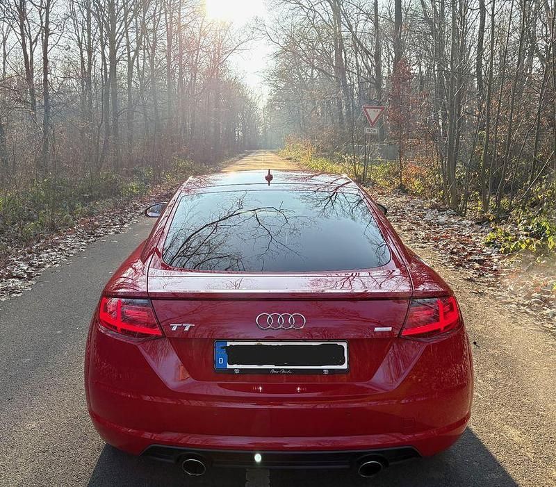 Gebraucht Audi TT Design 184 PS (135 kW) 2016 Rot Coupé