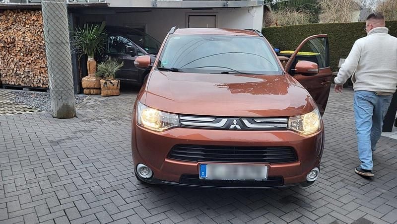 Gebraucht 2012 Mitsubishi Outlander SUV | 7.200 € - Bild 1/4