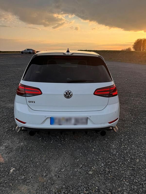Gebraucht VW Golf VII GTI 230 PS (169 kW) 2017 Weiß Limousine