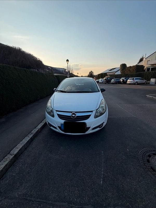 Gebraucht Opel Corsa Color Edition 87 PS (63 kW) 2010 Weiß Kleinwagen