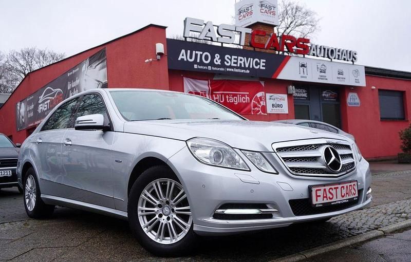 Iridiumsilber metalliclack Gebraucht 2010 Mercedes E350 Elegance Limousine | 14.990 € (Fairer Preis) - Bild 1/4