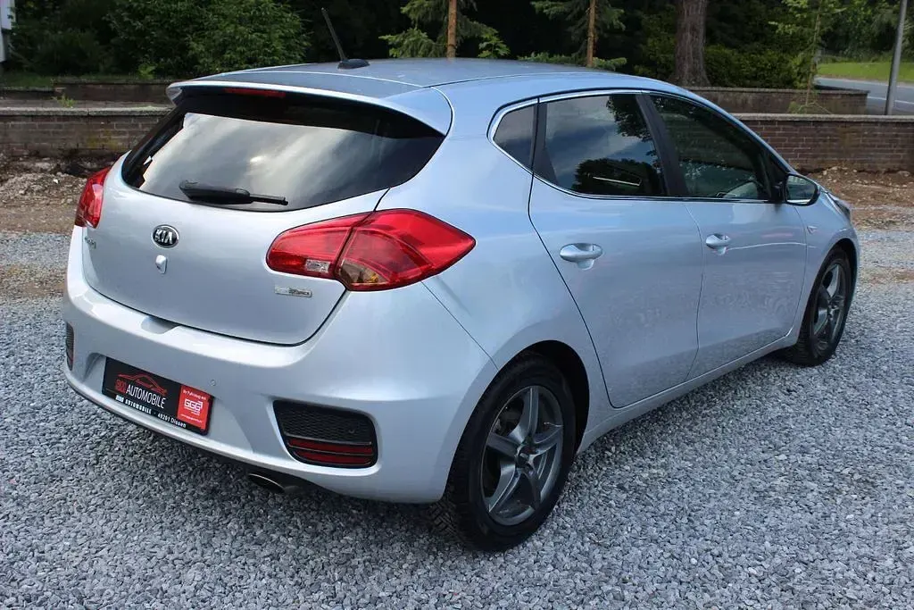 Gebraucht Kia Ceed 101 PS (74 kW) 2016 Silber Kleinwagen
