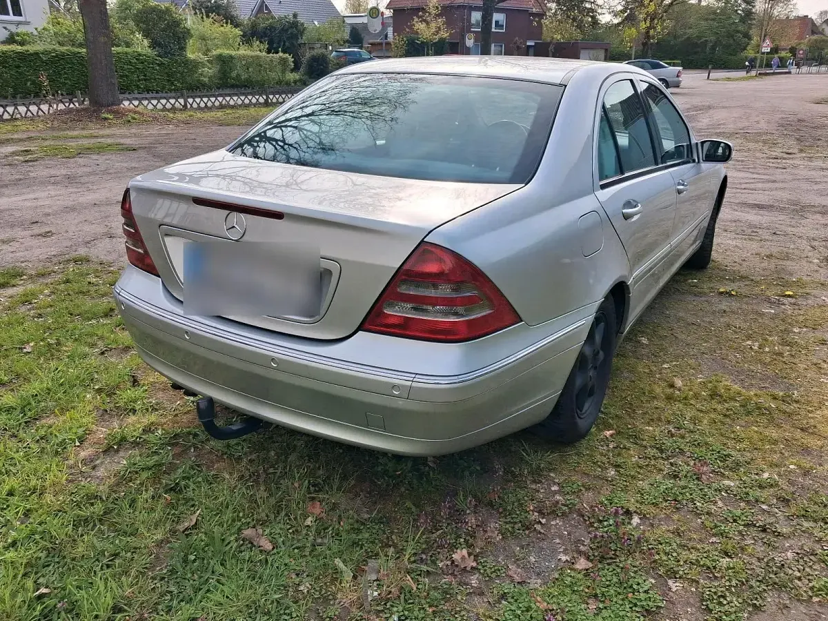 Gebraucht Mercedes 200 122 PS (89 kW) 2001 Silber Limousine