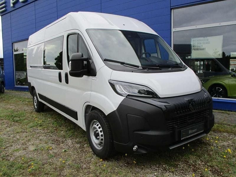 Gebraucht Peugeot Boxer 179 PS (131 kW) 2025 Weiss Van