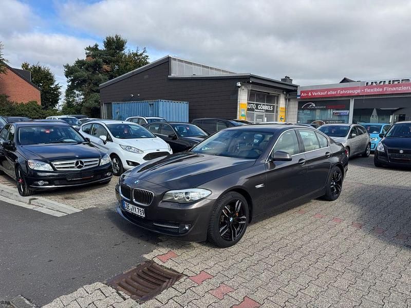 Havanna metallic Gebraucht 2010 BMW 523 Sport Line Limousine | 11.850 € (Fairer Preis) - Bild 1/4