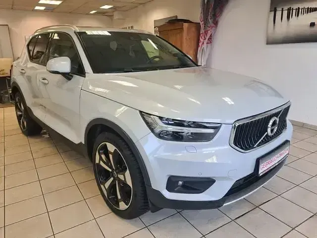 Gebraucht Volvo XC40 Momentum 190 PS (139 kW) 2019 Grau SUV