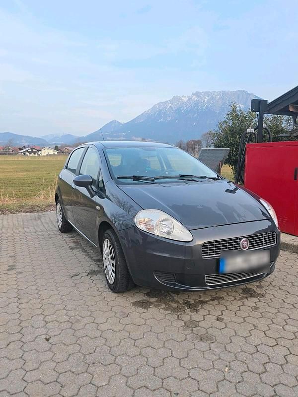 Gebraucht Fiat Punto 75 PS (55 kW) 2009 Andere farben Kleinwagen