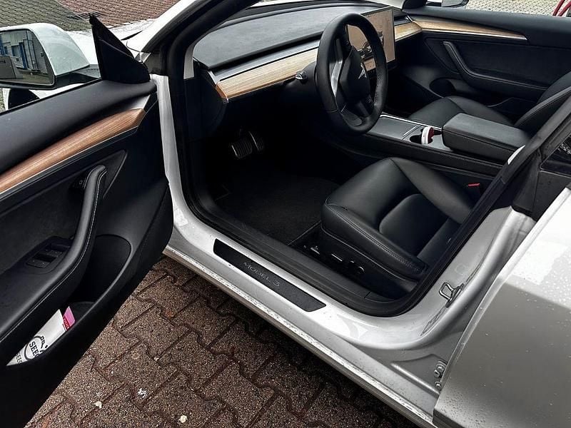 Gebraucht Tesla Model 3 RWD 208 kW (283 PS) 2023 Weiß Limousine