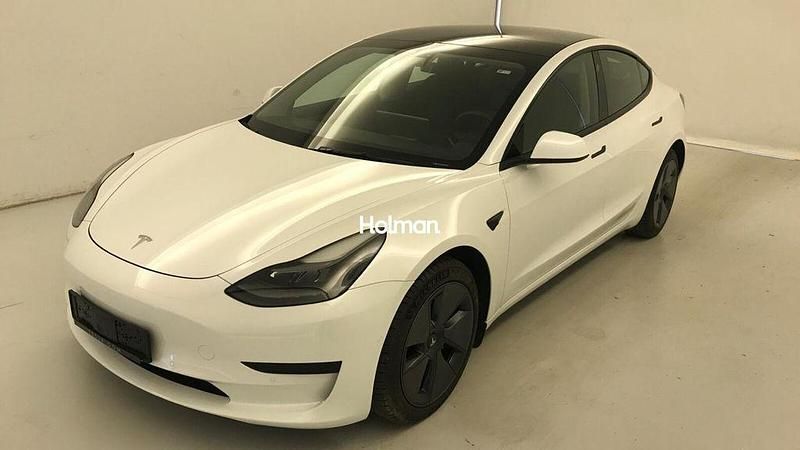 Weiß Gebraucht 2021 Tesla Model 3 Standard Range Plus Limousine | 23.806 € (Guter Preis) - Bild 1/4