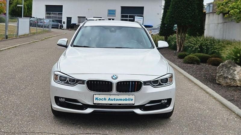 Weiß Gebraucht 2013 BMW 335 Performance Kombi | 19.999 € (Guter Preis) - Bild 1/4