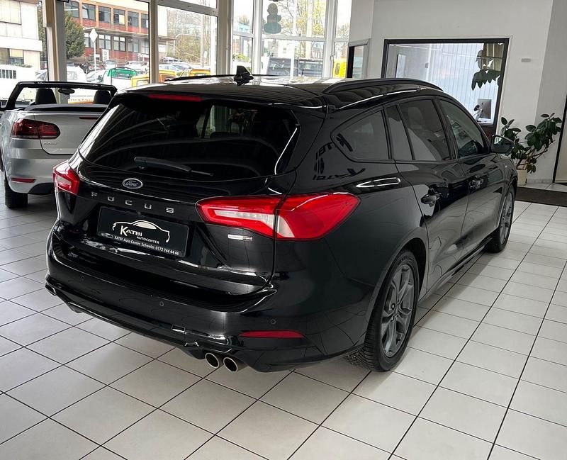 Usata Ford Focus ST-Line 125 CV (91 kW) 2020 Nero Station wagon