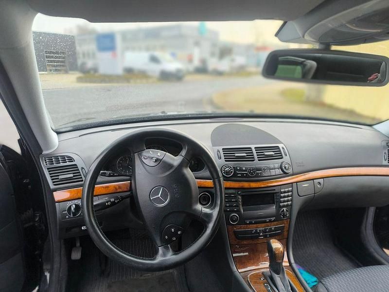 Gebraucht Mercedes E320 Elegance 204 PS (150 kW) 2005 Schwarz Limousine