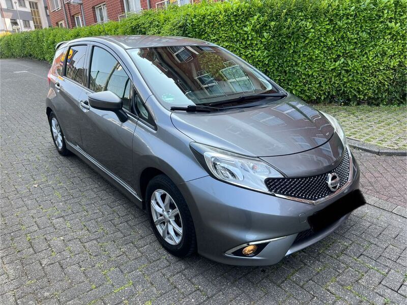 Grau Gebraucht 2016 Nissan Note Black Edition Van / Kleinbus | 6.299 € (Superpreis) - Bild 1/4
