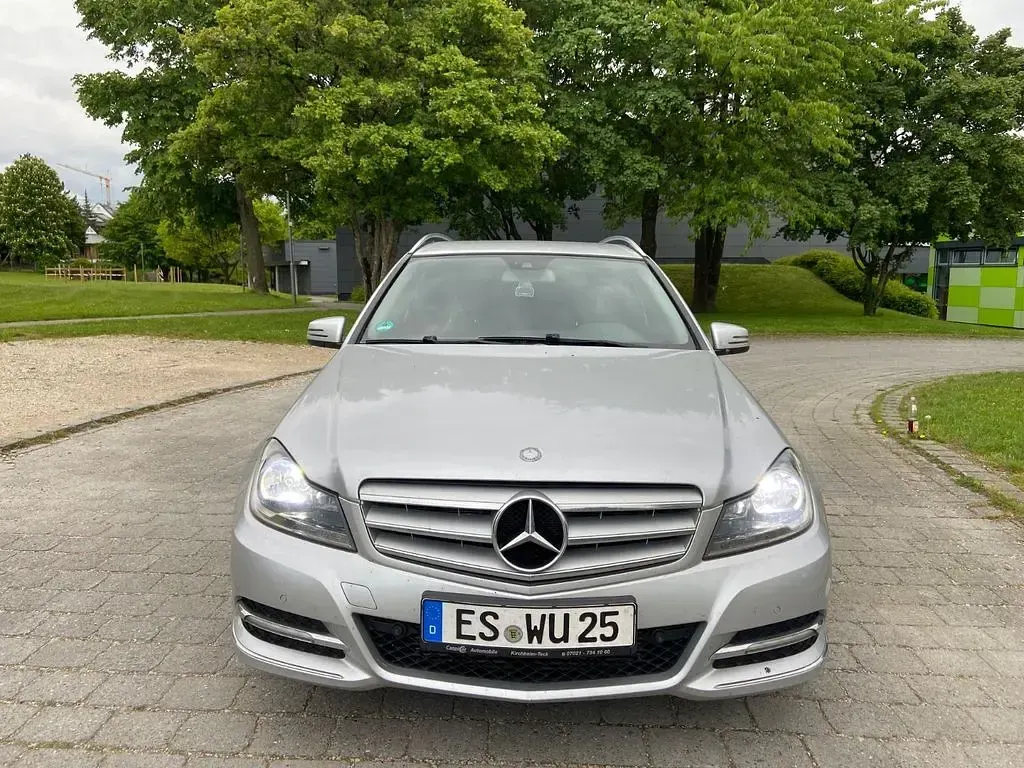 Gebraucht Mercedes C220 170 PS (125 kW) 2012 Silber Limousine