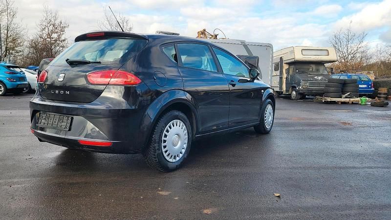 Gebraucht Seat Leon 105 PS (77 kW) 2011 Schwarz Kleinwagen