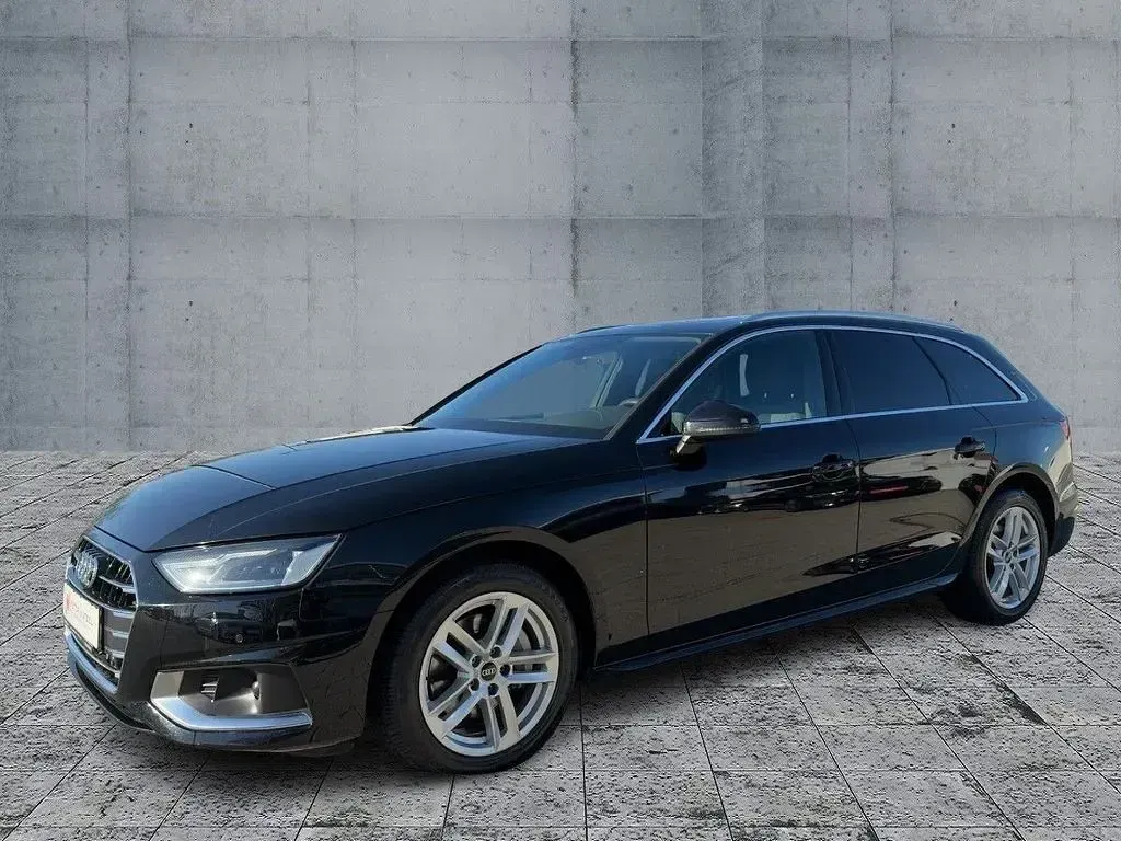 Gebraucht Audi A4 Advanced 204 PS (150 kW) 2023 Brillantschwarz Kombi