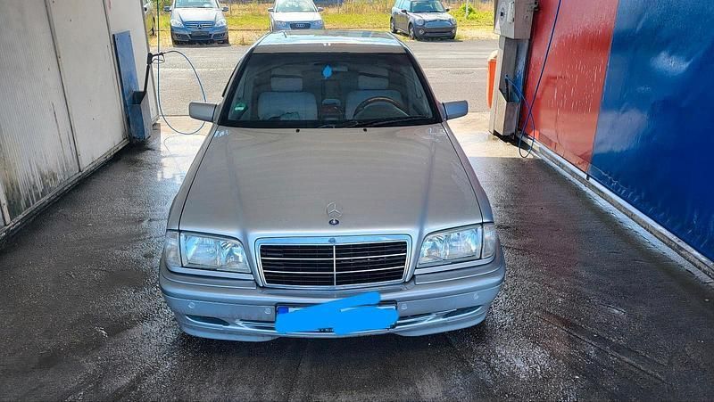Silber Gebraucht 2000 Mercedes C200 Limousine | 4.300 € - Bild 1/4