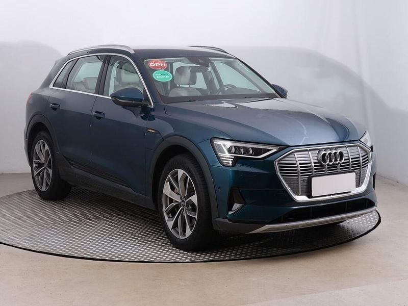 Blau Gebraucht 2019 Audi e-tron SUV | 25.942 € (Superpreis) - Bild 1/4