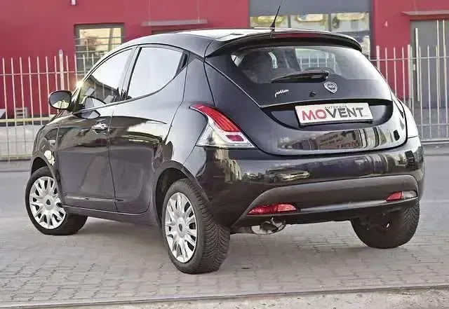 Gebraucht Lancia Ypsilon 69 PS (50 kW) 2011 Schwarz Kleinwagen