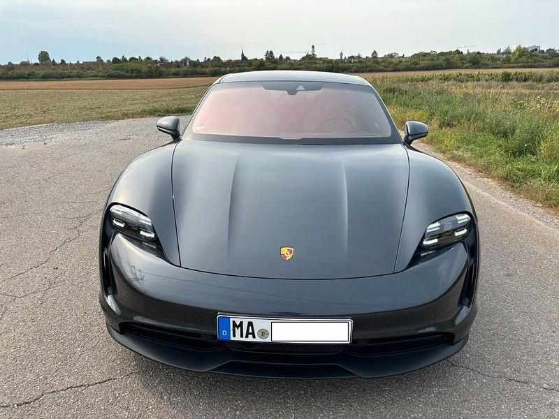 Grau Gebraucht 2021 Porsche Taycan Limousine | 57.500 € (Guter Preis) - Bild 1/4