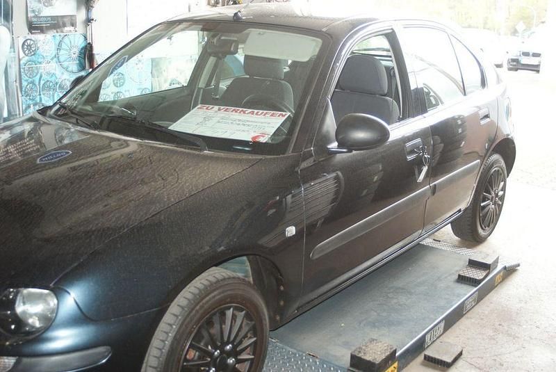 Second-hand Rover 25 84 CP (61 kW) 2004 Albastru Hatchback