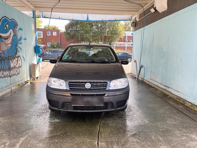 Grau Gebraucht 2004 Fiat Punto Kleinwagen | 399 € (Guter Preis) - Bild 1/4