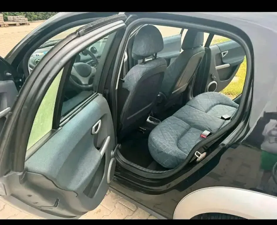 Usata Smart ForFour 95 CV (69 kW) 2006 Argento Utilitaria