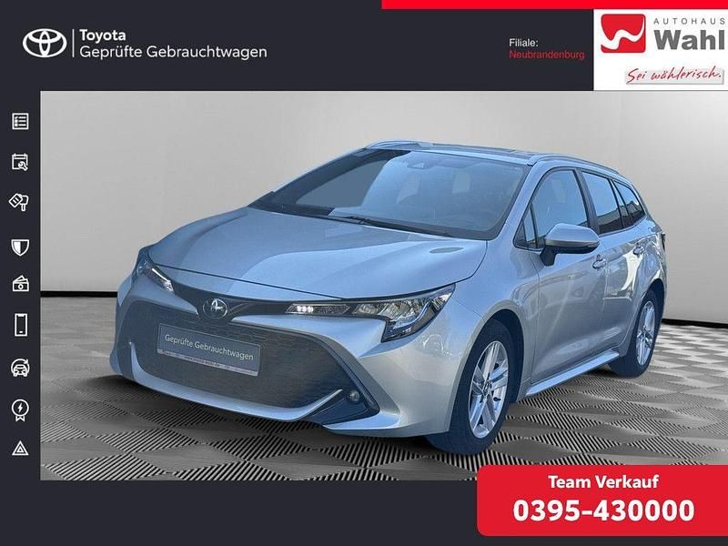 Cosmicsilber metallic Gebraucht 2019 Toyota Corolla Club Kombi | 18.780 € (Teuer) - Bild 1/4