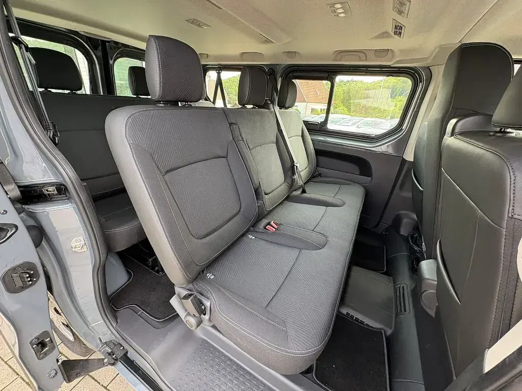 Second-hand Nissan Primastar N-Connecta 110 CP (80 kW) 2025 Gri Monovolum