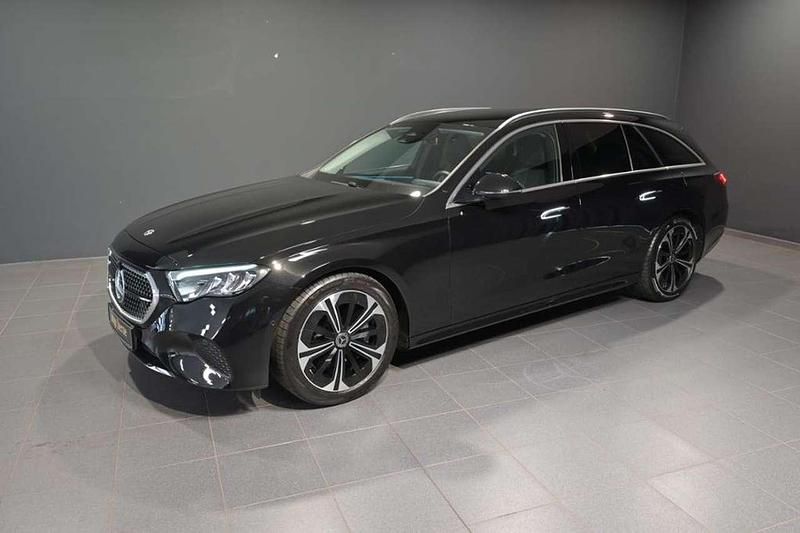 Metalliclack obsidianschwarz Gebraucht 2024 Mercedes E300 Advanced Kombi | 48.970 € (Superpreis) - Bild 1/3