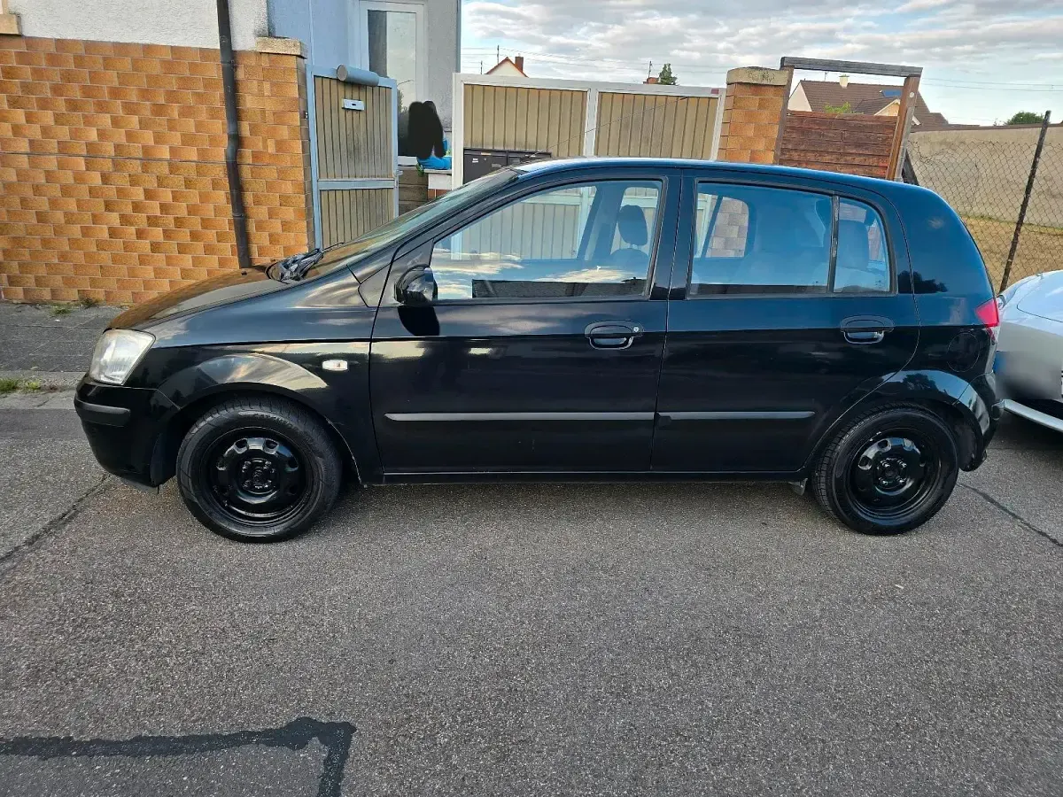 Second-hand Hyundai Getz 64 CP (47 kW) 2004 Negru Hatchback