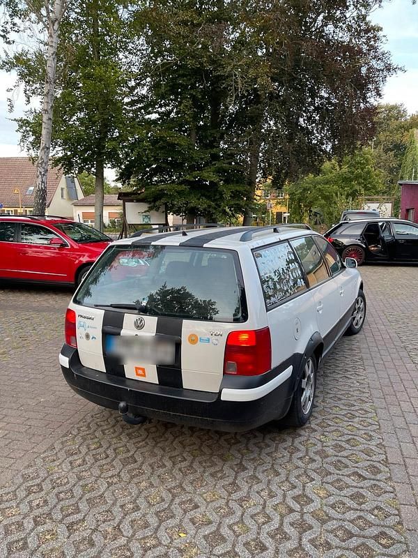Gebraucht VW Passat 90 PS (66 kW) 1999 Weiß Kombi