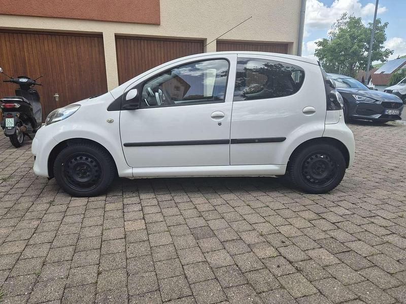 Weiß Gebraucht 2010 Citroën C1 Advance Kleinwagen | 2.500 € (Fairer Preis) - Bild 1/4