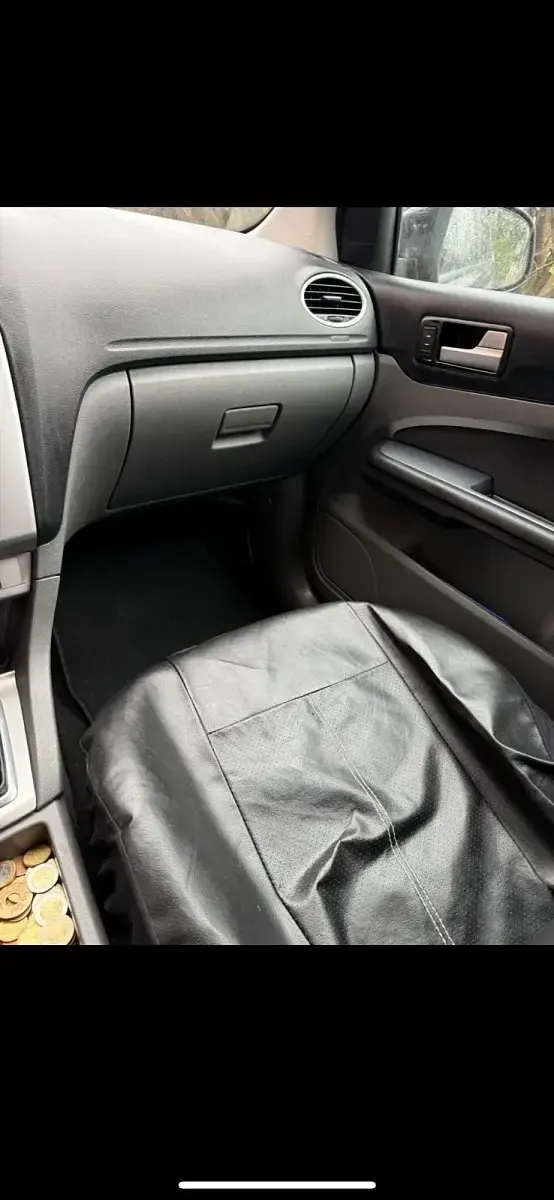 Gebraucht Ford Focus 100 PS (73 kW) 2010 Limousine