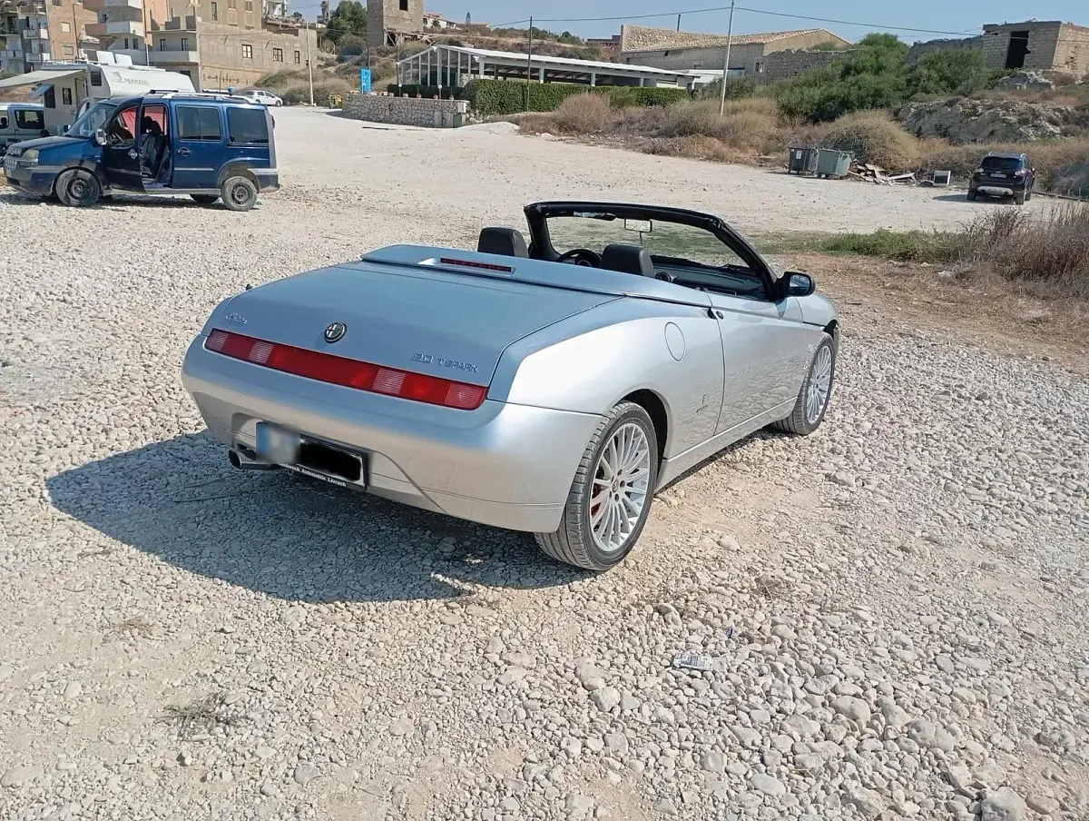 Gebraucht Alfa Romeo Spider 150 PS (110 kW) 2001 Silber Cabrio