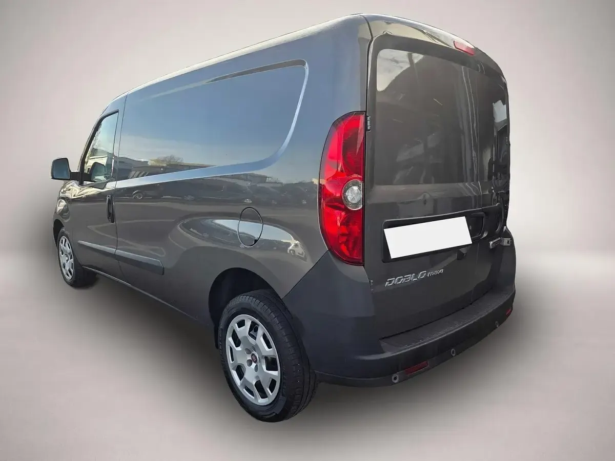 Gebraucht Fiat Doblò 101 PS (74 kW) 2021 Manufacturer Van / Kleinbus